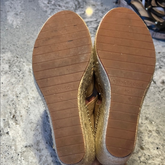 NWOB Kenneth Cole Brown Olivia X Wedge Sandals - Picture 7 of 9